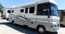 2004 Winnebago Adventurer 33V