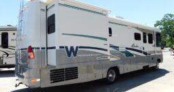 2004 Winnebago Adventurer 33V