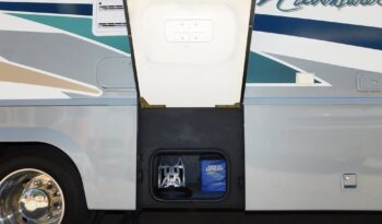 2004 Winnebago Adventurer 33V full