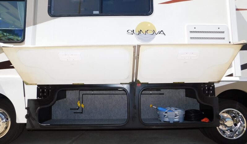 2008 Winnebago Itasca Sunova 26P full